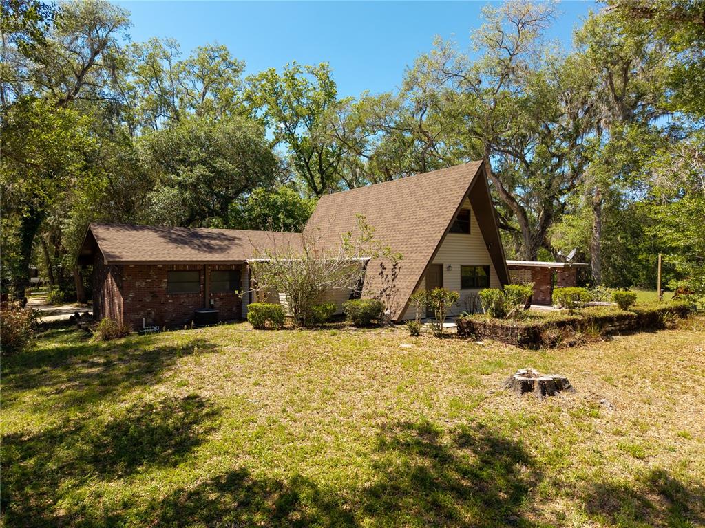 3166 Turtle Street Dade City, FL 33523 - Photo 8 of 57