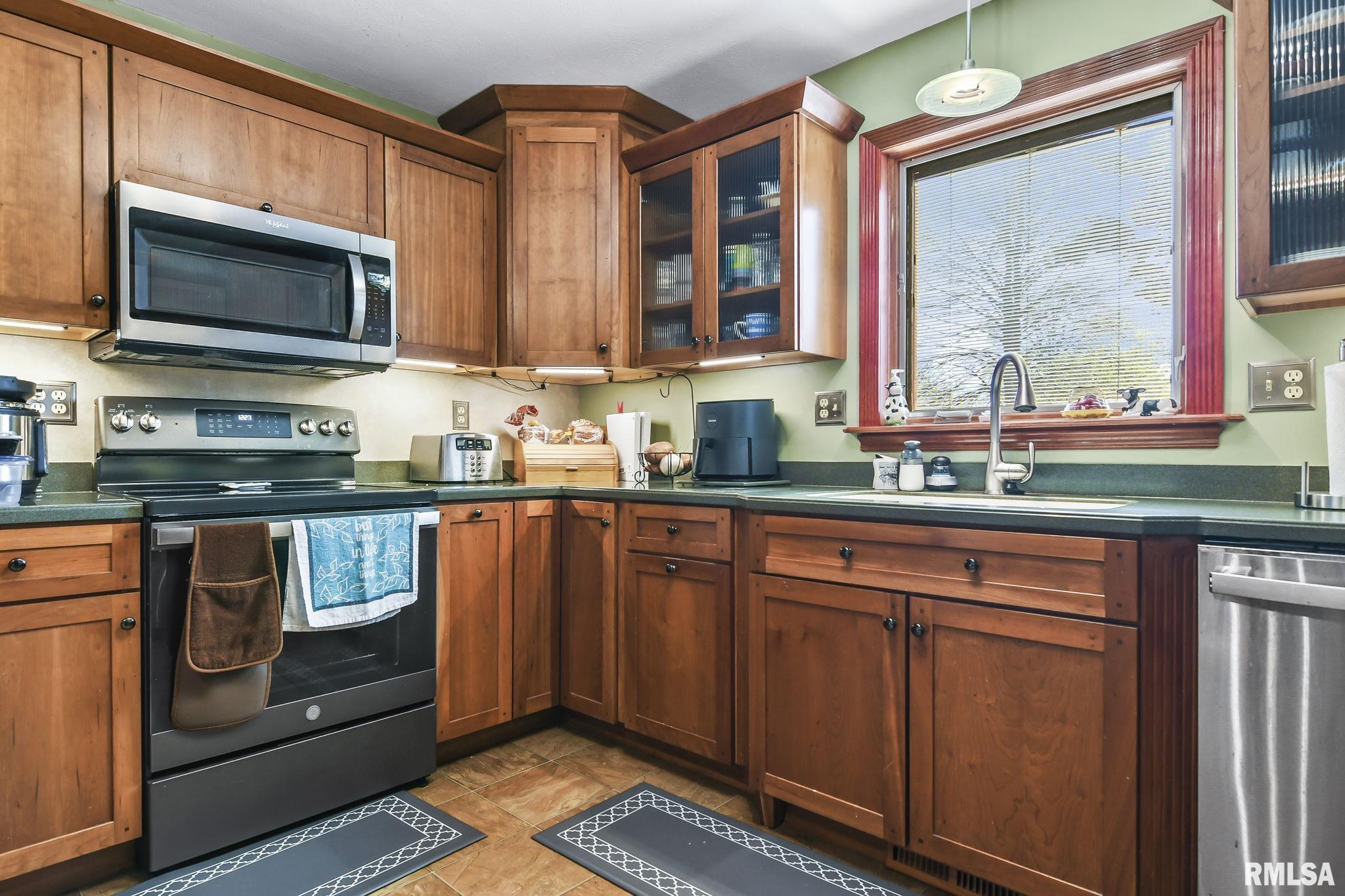 2836 Ticonderoga Street Springfield, IL 62704 - Photo 11 of 37 Gallery Image 11
