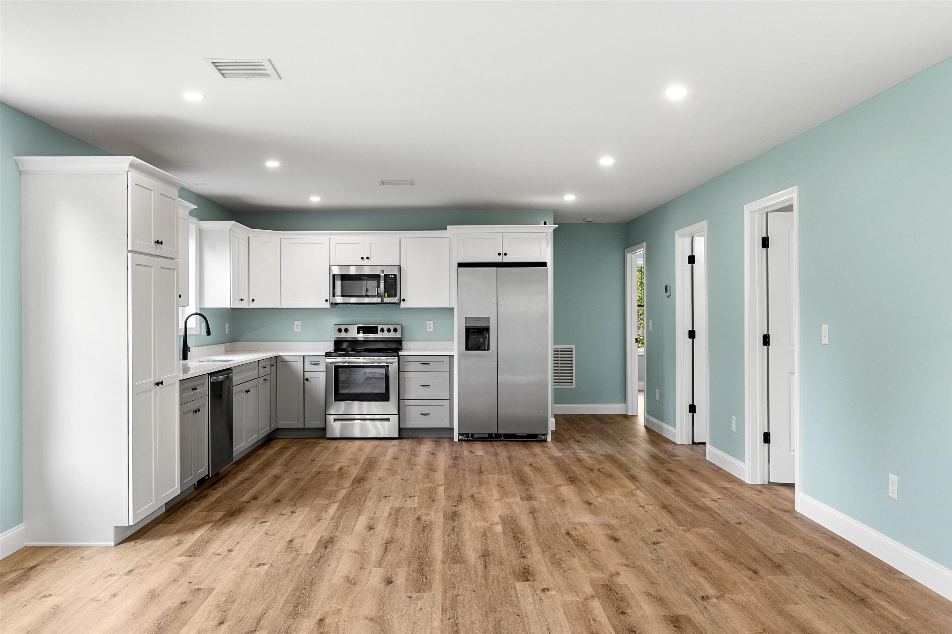 2 Spruce Street Rochester, NH 03867 - Photo 3 of 34