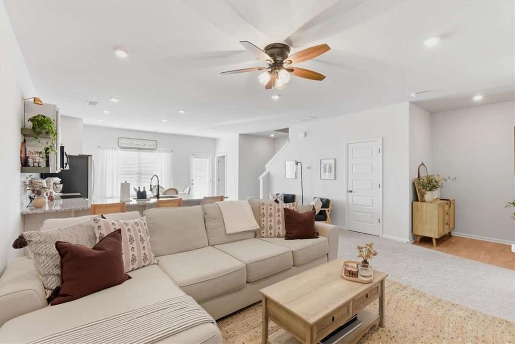 91 Pinnacle Way Jasper, GA 30143 - Photo 10 of 37 a living room with furniture