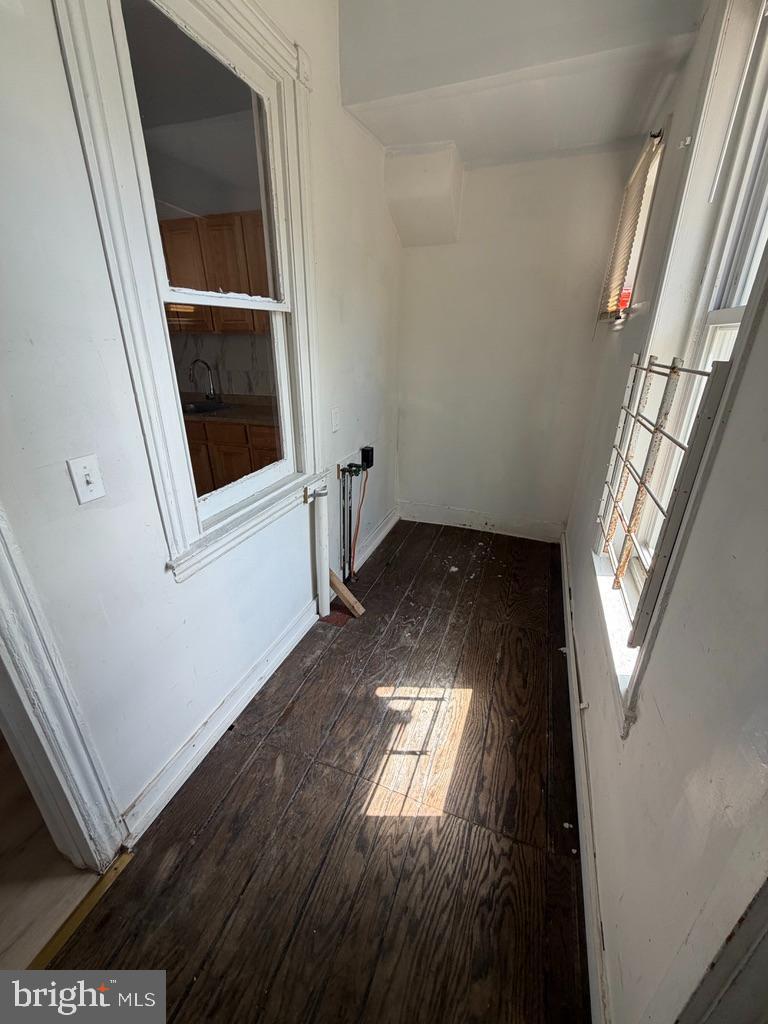 64 West Sharpnack Street Philadelphia, PA 19119 - Photo 11 of 25