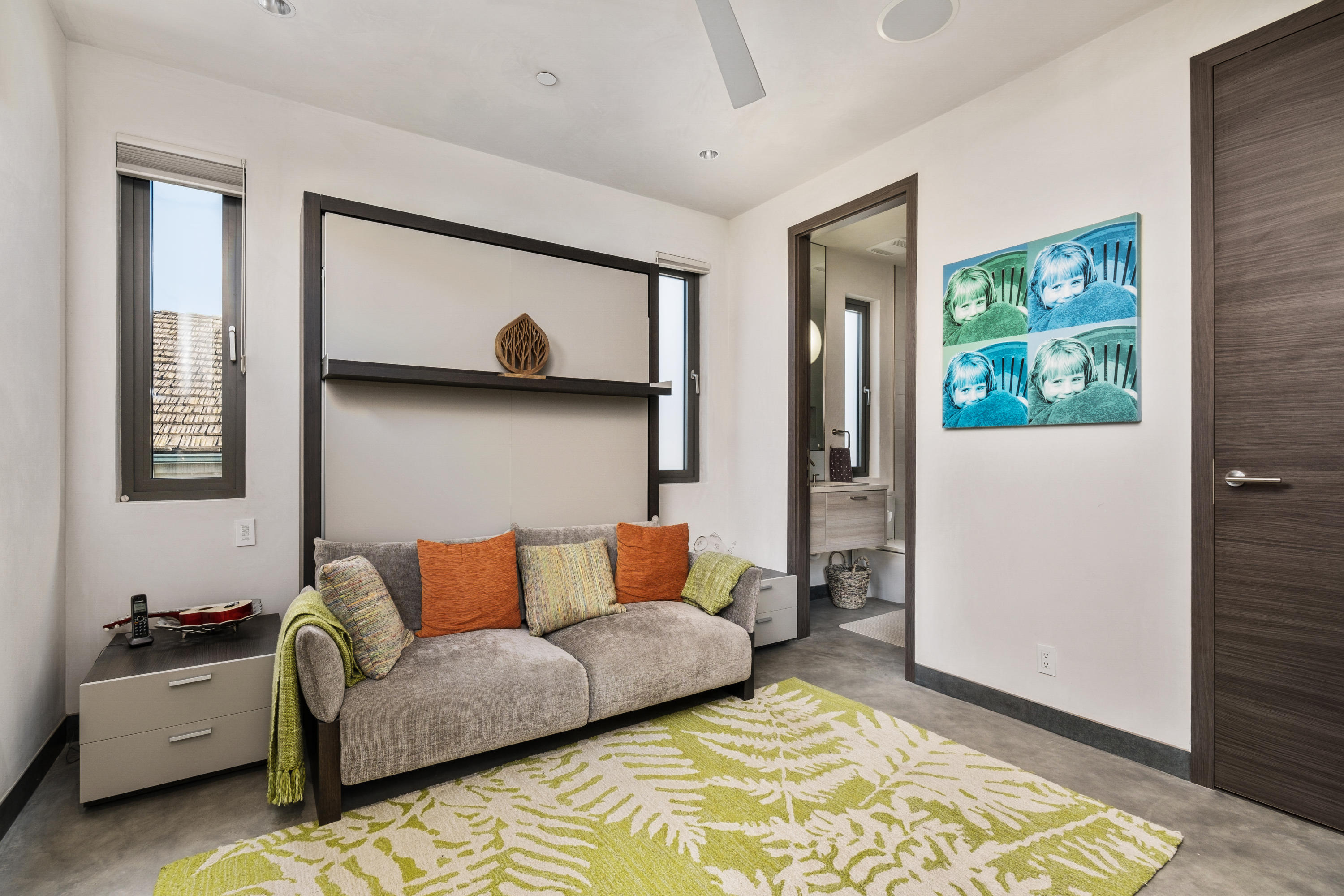 Undisclosed Address Ventura, CA 93001 - Photo 12 of 14 50_10179827_133719_133719-EI-137