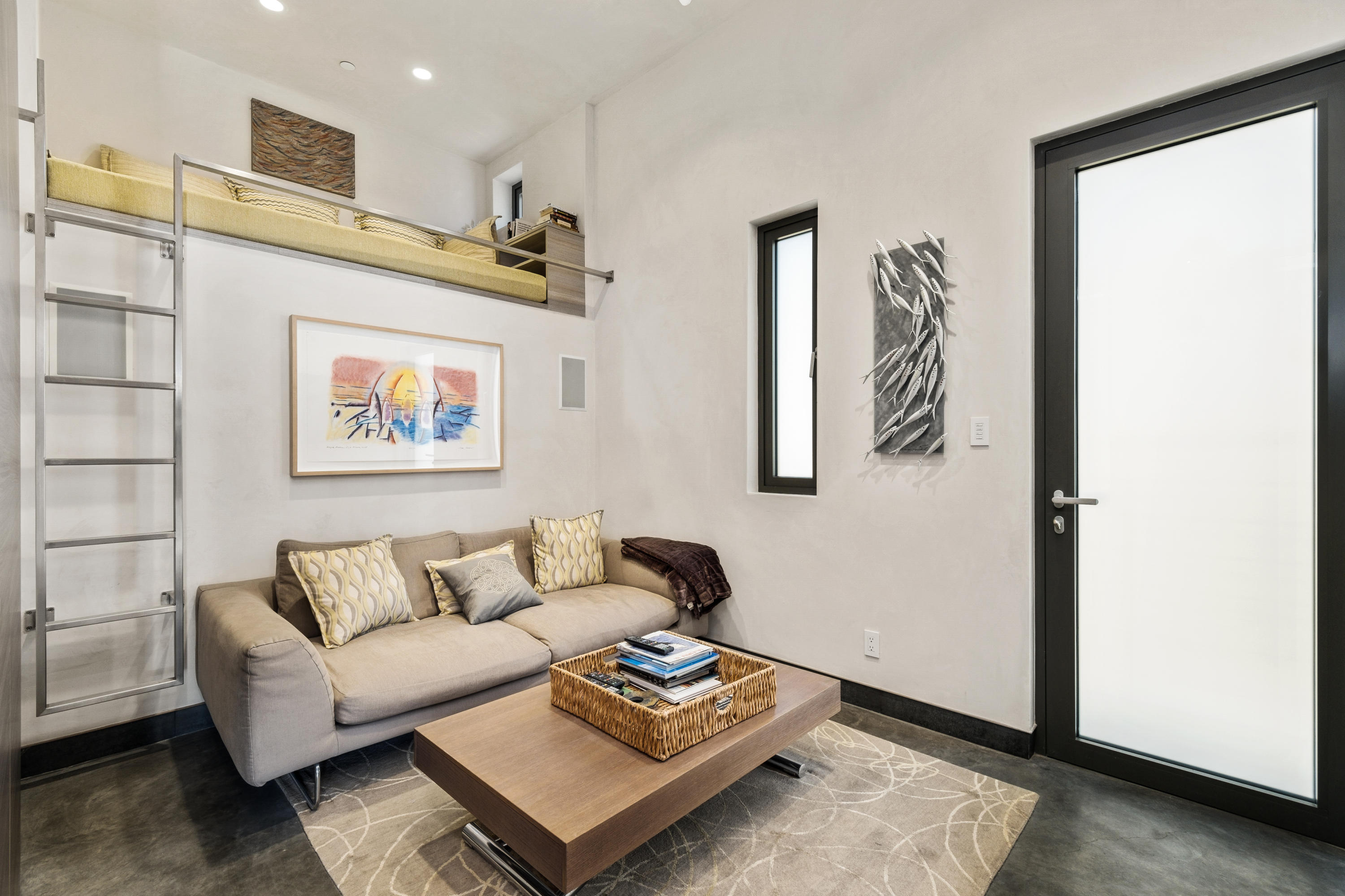 Undisclosed Address Ventura, CA 93001 - Photo 5 of 14 28_10179807_133719_133719-EI-115