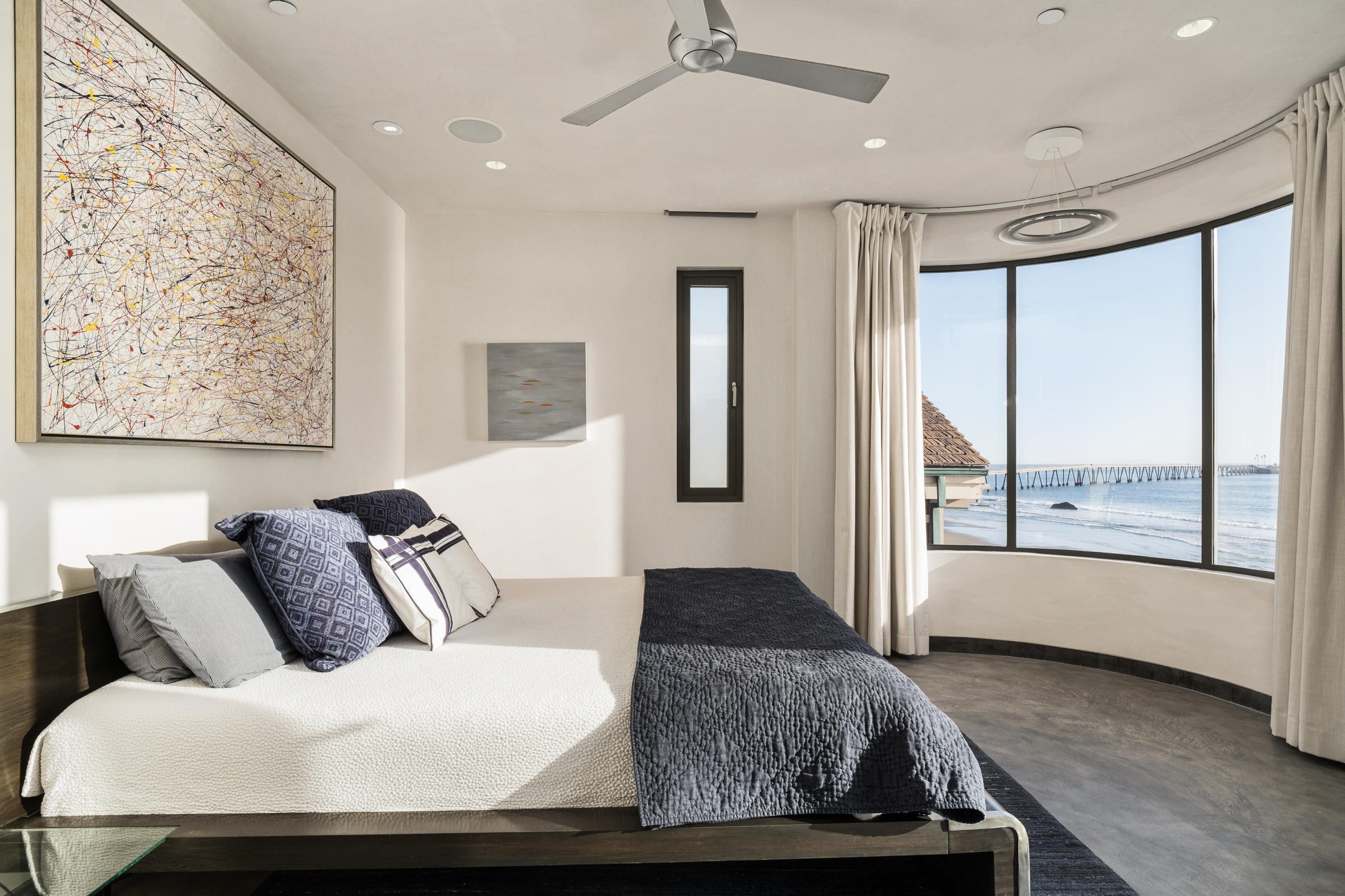 Undisclosed Address Ventura, CA 93001 - Photo 10 of 14 53_10179830_133719_133719-EI-140