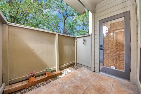 $77,599 | 10047 Westpark Drive, Unit 7, Houston, TX 77042