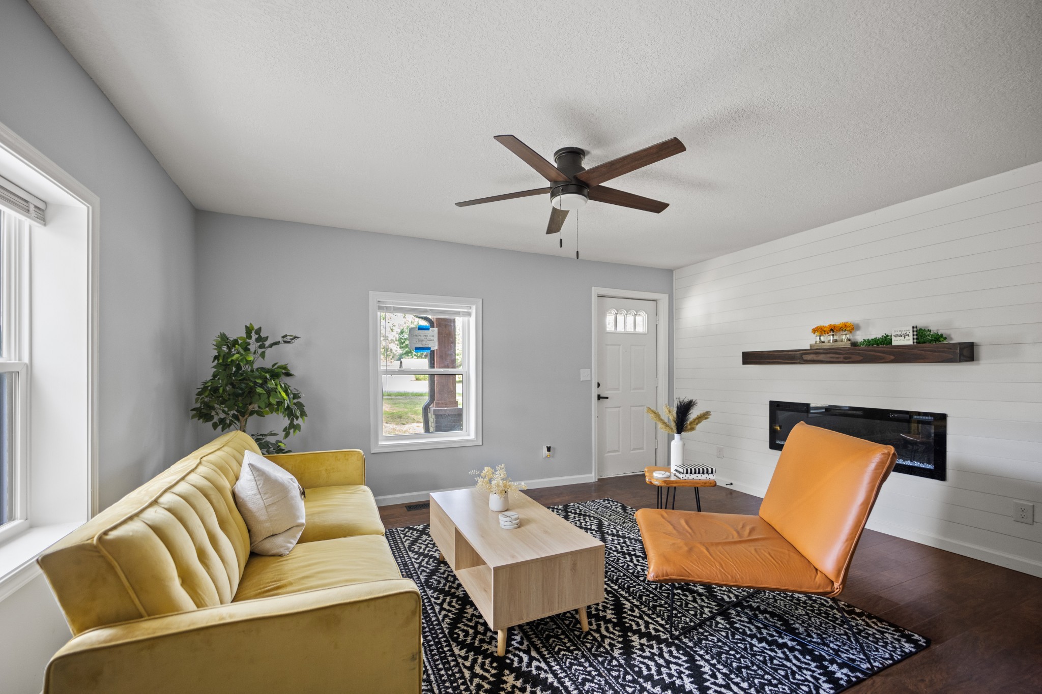 712 Westside Drive Tullahoma, TN 37388 - Photo 6 of 28 a living room with furniture and wooden floor
