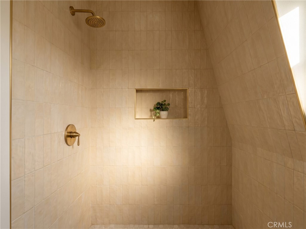 8125 Redlands Street, Unit 109 Playa del Rey, CA 90293 - Photo 30 of 42