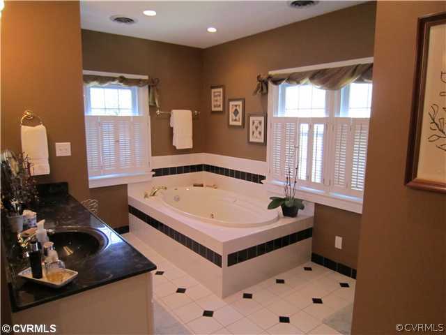 2111 Winterfield Road Midlothian, VA 23113 - Photo 10 of 12 a room with furniture and window