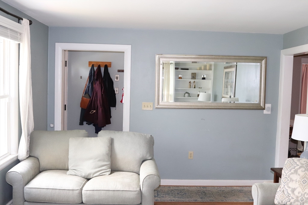 18 Columbia Road North Andover, MA 01845 - Photo 12 of 30 Gallery Image 12