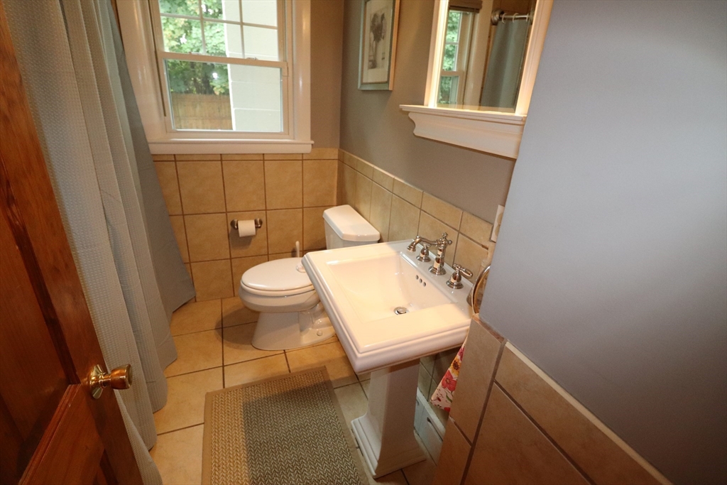 18 Columbia Road North Andover, MA 01845 - Photo 23 of 30 Gallery Image 23
