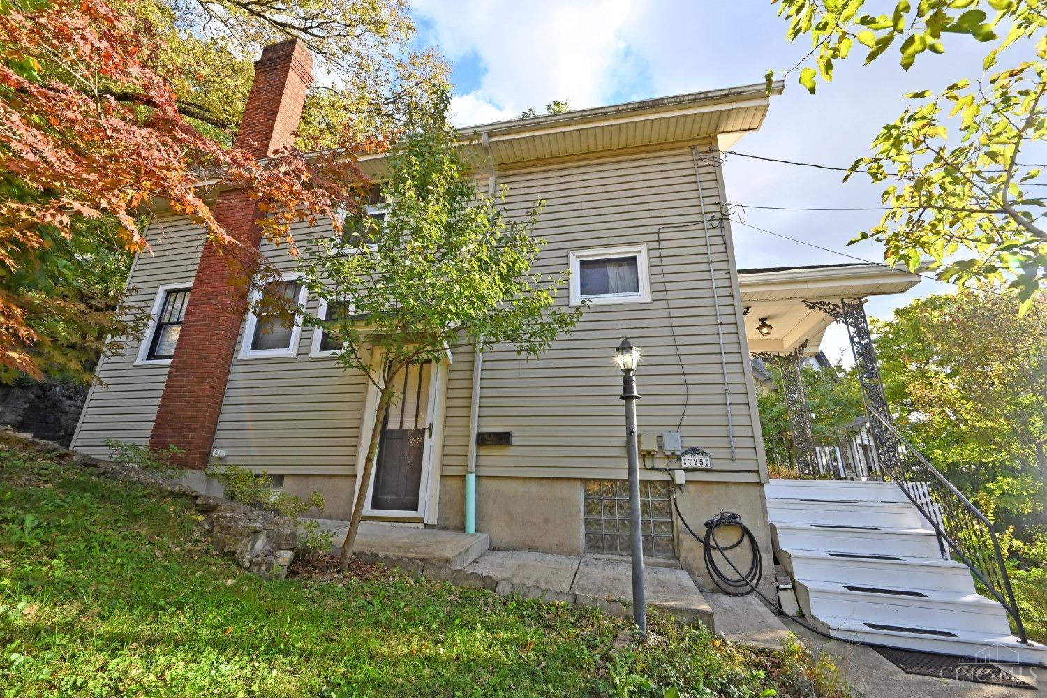 725 Riddle Road Cincinnati, OH 45220 - Photo 2 of 53 Gallery Image 2