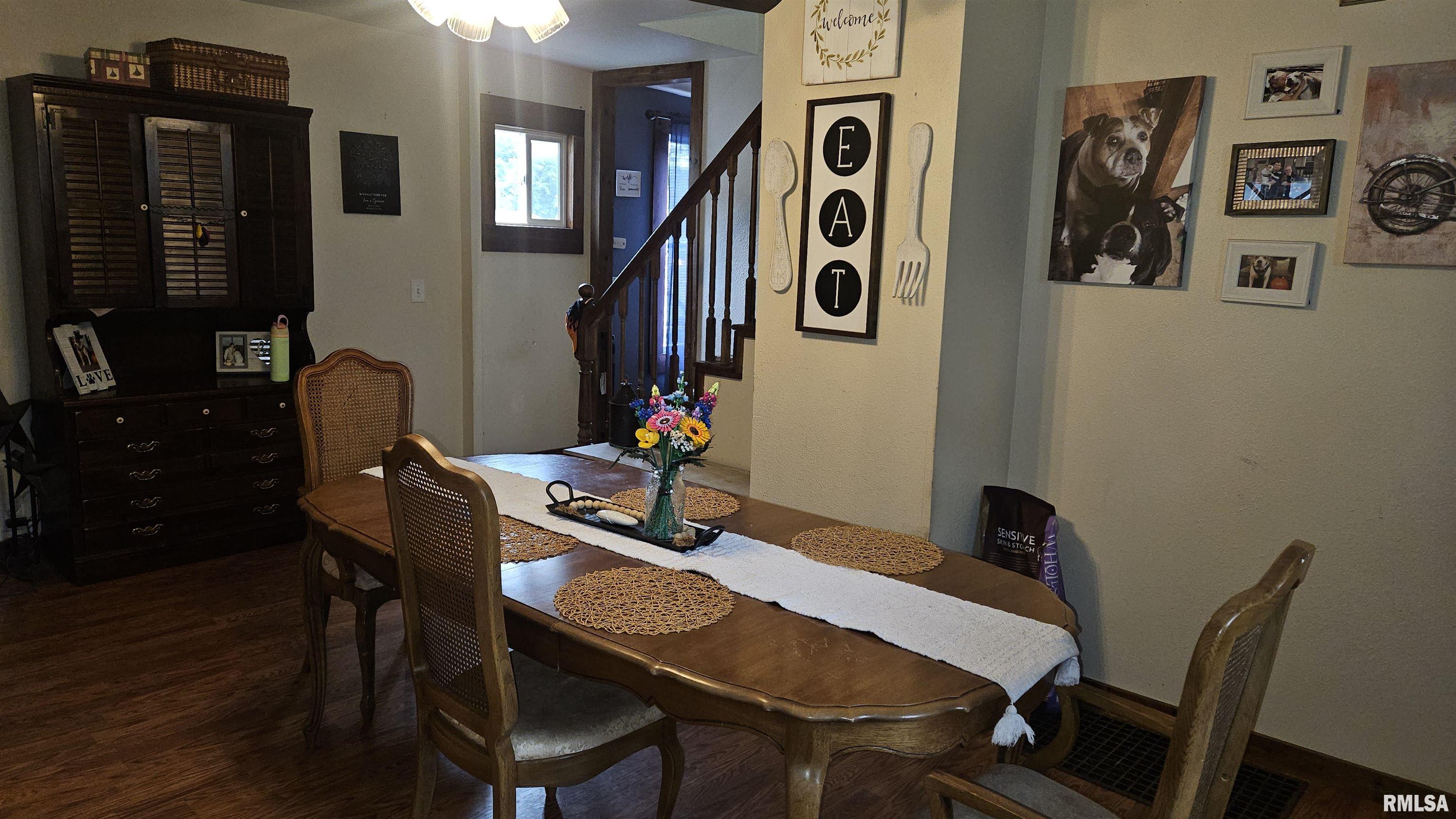 394 West Maple Street Canton, IL 61520 - Photo 8 of 32