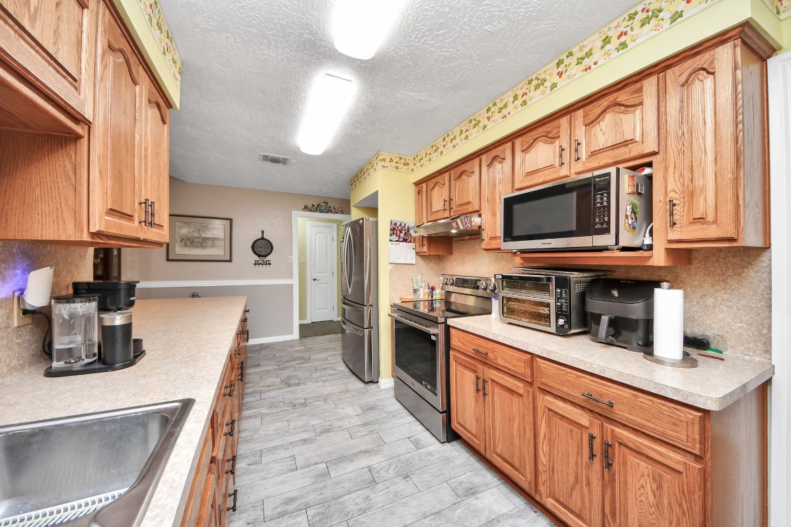 8407 Bandridge Road La Porte, TX 77571 - Photo 15 of 35