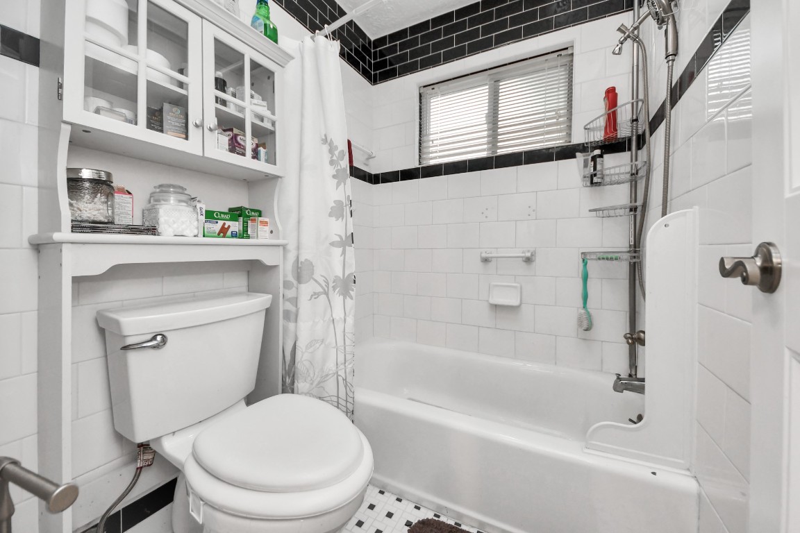 8407 Bandridge Road La Porte, TX 77571 - Photo 19 of 35