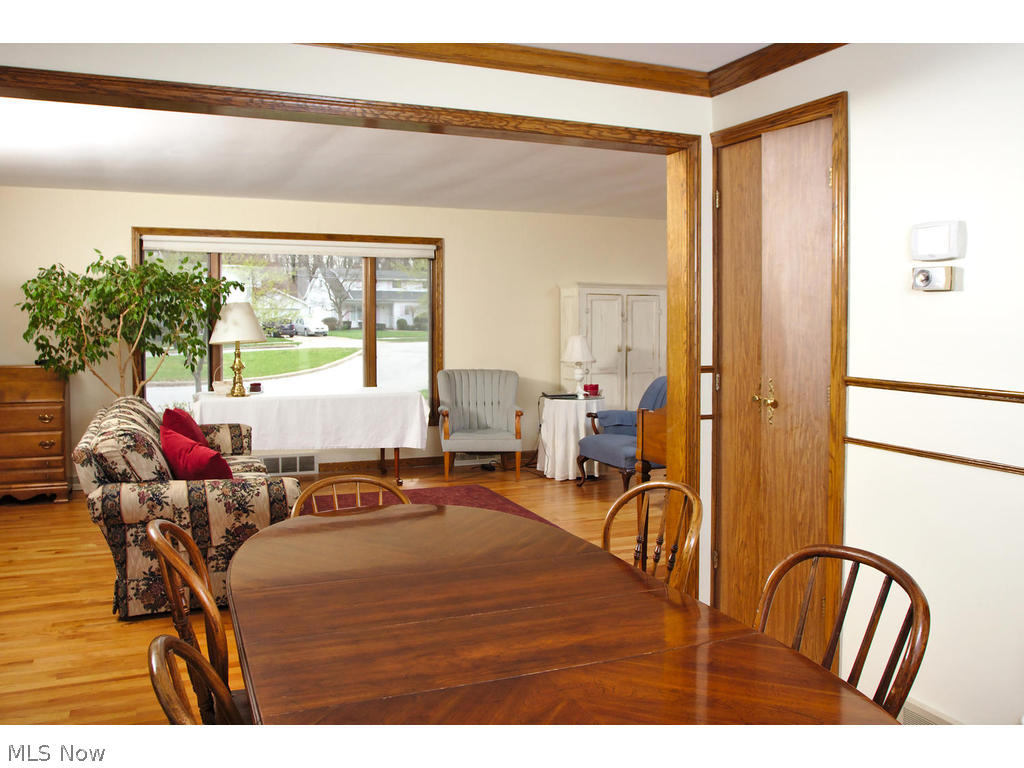 1094 Dorsh Road Cleveland, OH 44121 - Photo 8 of 16 Gallery Image 8