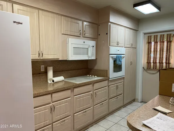 $2,400 | 217 East Geneva Drive, Tempe, AZ 85282