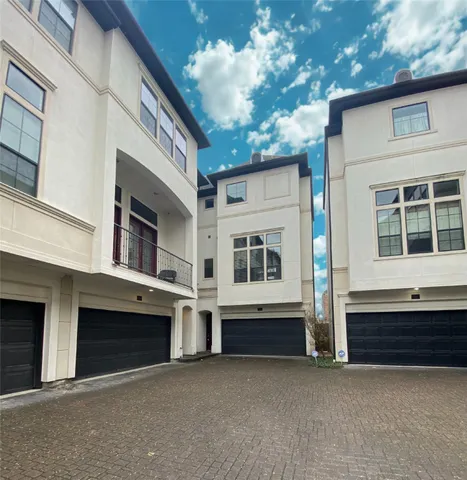 a view of house with a outdoor space