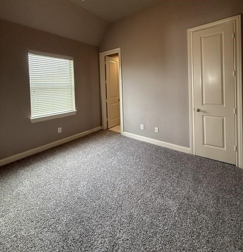 3205 Center Street Houston, TX 77007 - Photo 18 of 24 an empty room with windows and closet