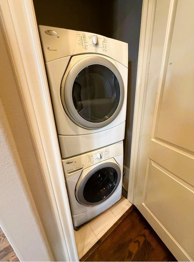 3205 Center Street Houston, TX 77007 - Photo 20 of 24 a utility room with dryer and washer
