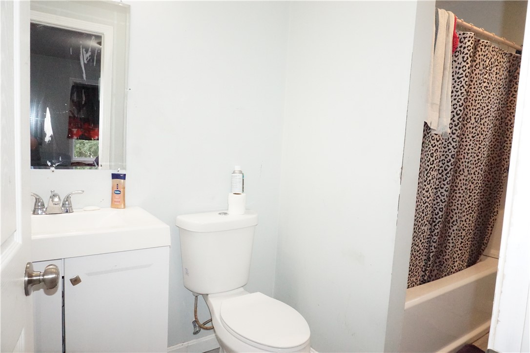 12 Thomas Avenue Pawtucket, RI 02860 - Photo 19 of 29