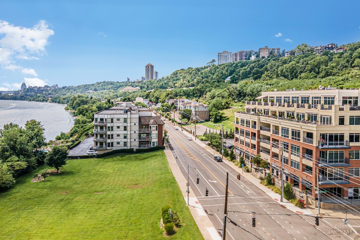 2260 Riverside Drive, Unit 305 Cincinnati, OH 45202 - Photo 1 of 5 Riverwalk in Cincinnati's East End.