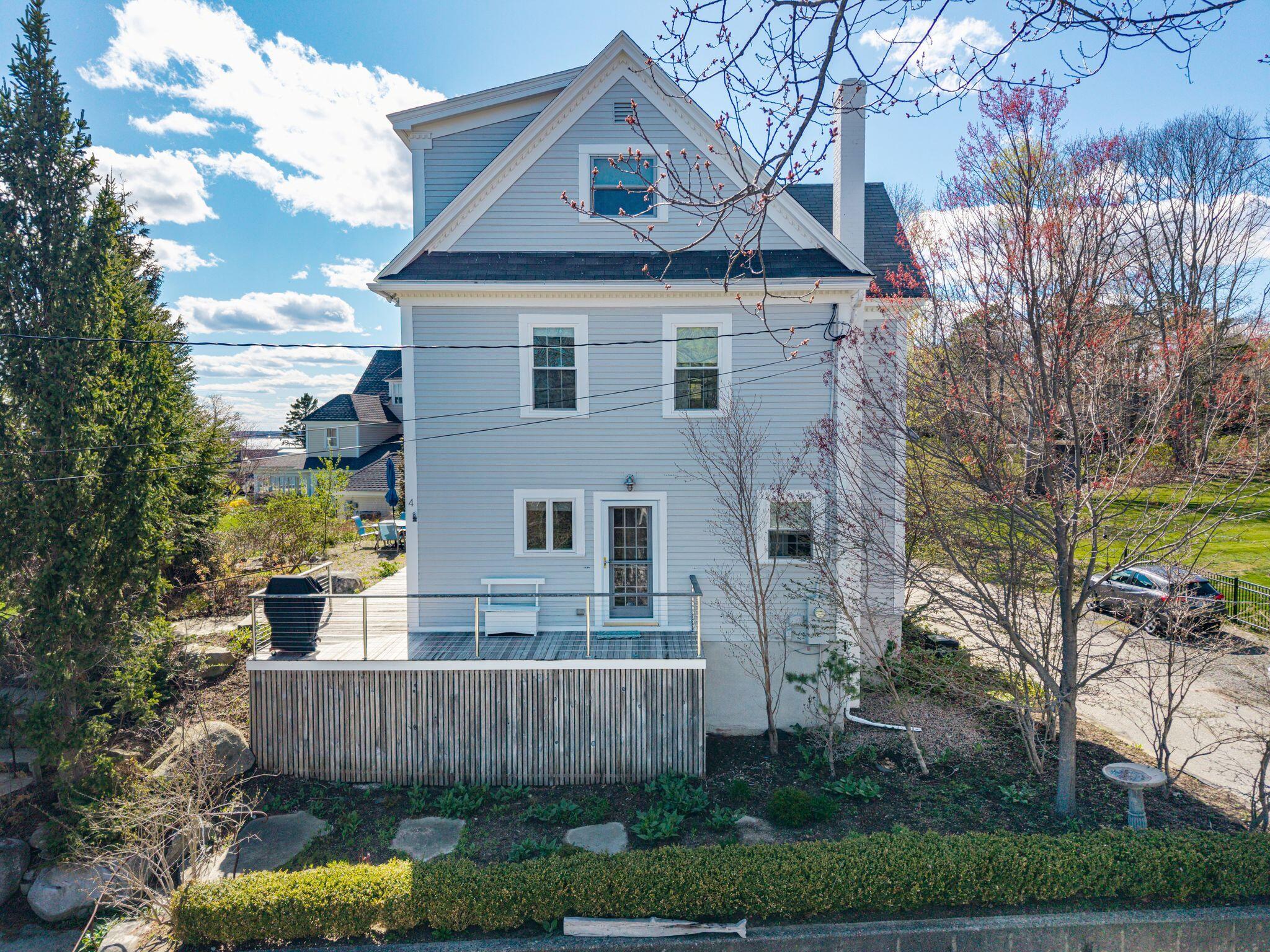 4 Oak Street Kennebunk, ME 04043 - Photo 5 of 49 Side view
