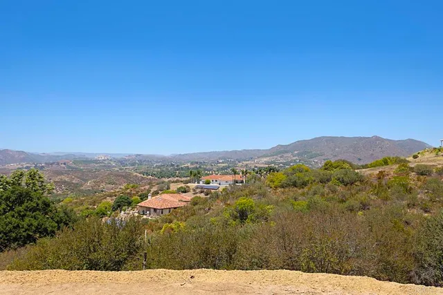 $2,050,000 | 1010 Willow Creek Lane, Fallbrook, CA 92028