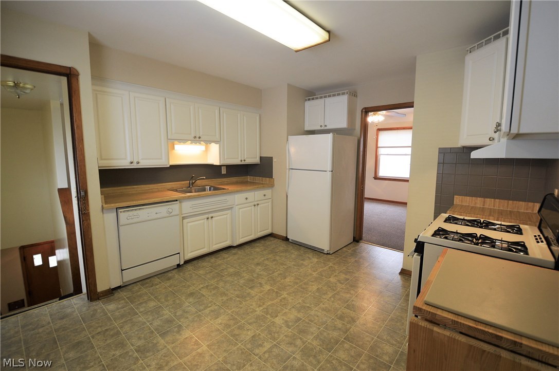 6511 Snow Road Parma, OH 44129 - Photo 11 of 24