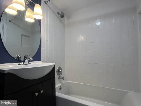 $1,895 | 1260 21st Street Northwest, Unit 510, Washington, DC 20036