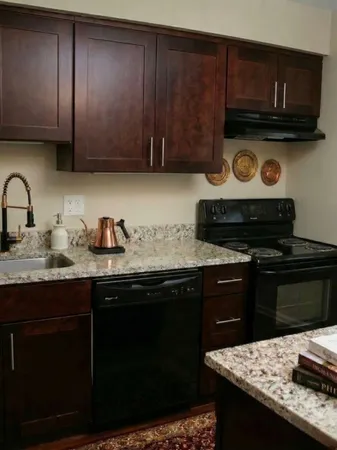 $95,000 | 7449 Washington Street, Unit 305, Forest Park, IL 60130