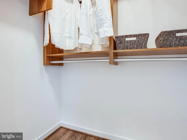 a view of entryway with rug