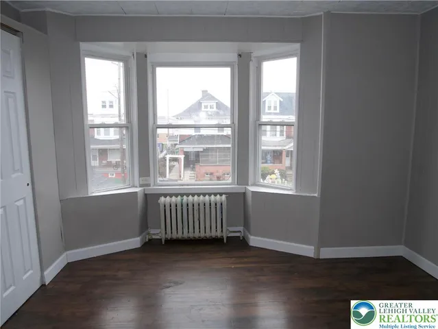 $1,895 | 1122 Fullerton Avenue, Allentown, PA 18102