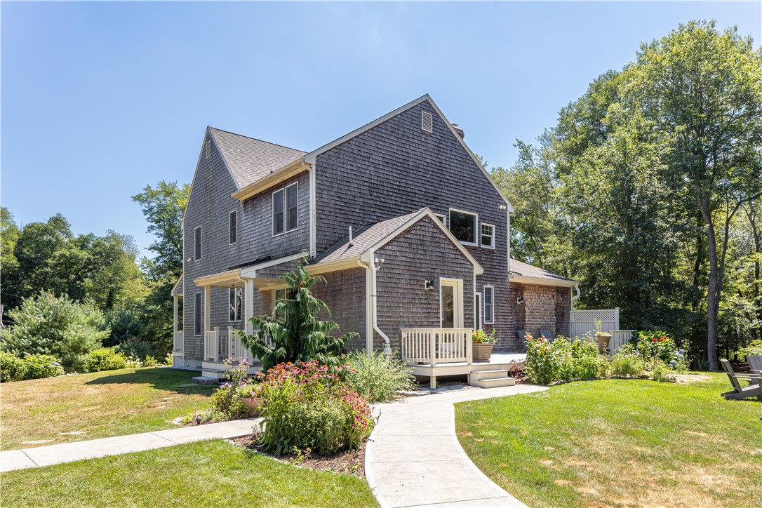 403 Drift Road Westport, MA 02790 - Photo 5 of 43