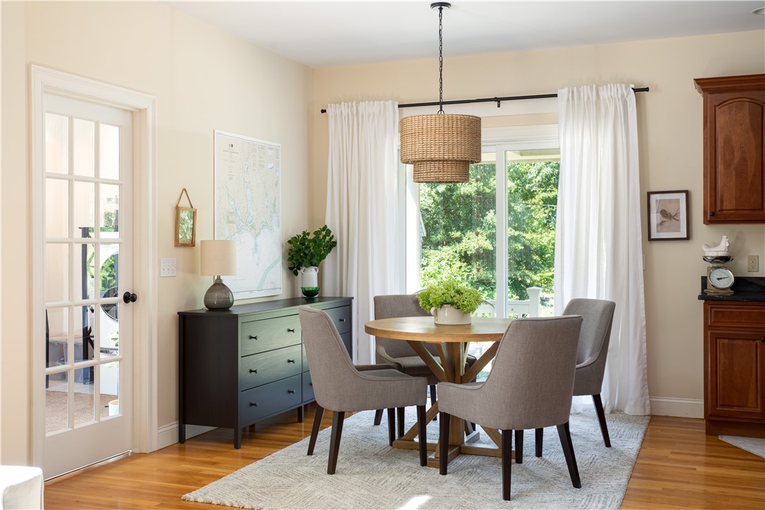 403 Drift Road Westport, MA 02790 - Photo 9 of 43