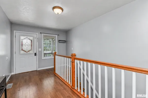 $199,900 | 102 Kruse Street, Mackinaw, IL 61755