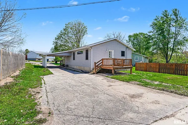 $199,900 | 102 Kruse Street, Mackinaw, IL 61755