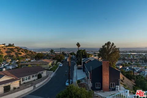 $1,399,000 | 8471 Vine Valley Drive, Sun Valley, CA 91352