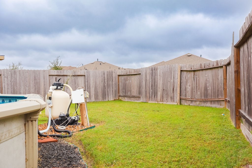 5319 Decatur Court Dickinson, TX 77539 - Photo 37 of 38