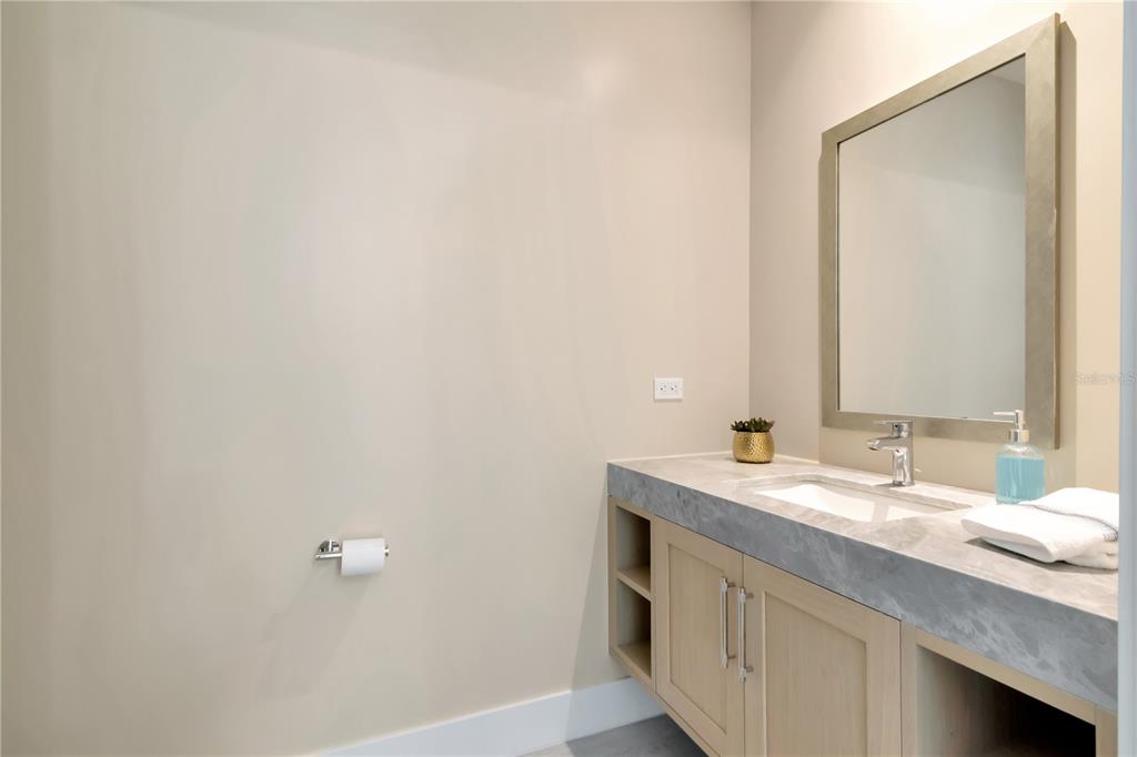2912 West Santiago Street, Unit 804 Tampa, FL 33629 - Photo 17 of 95 a bathroom with a sink and a mirror