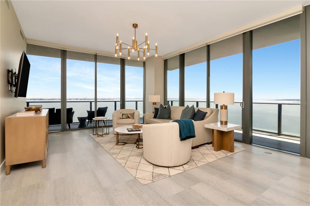 2912 West Santiago Street, Unit 804 Tampa, FL 33629 - Photo 39 of 95 a living room with furniture and large windows