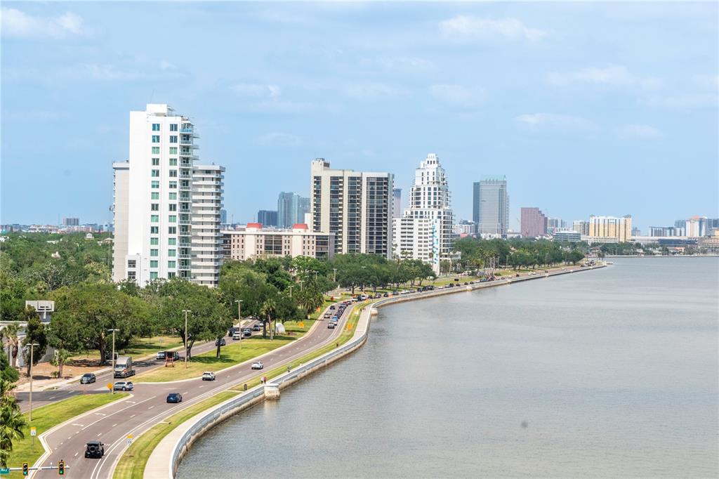 2912 West Santiago Street, Unit 804 Tampa, FL 33629 - Photo 60 of 95 a view of a city with tall buildings