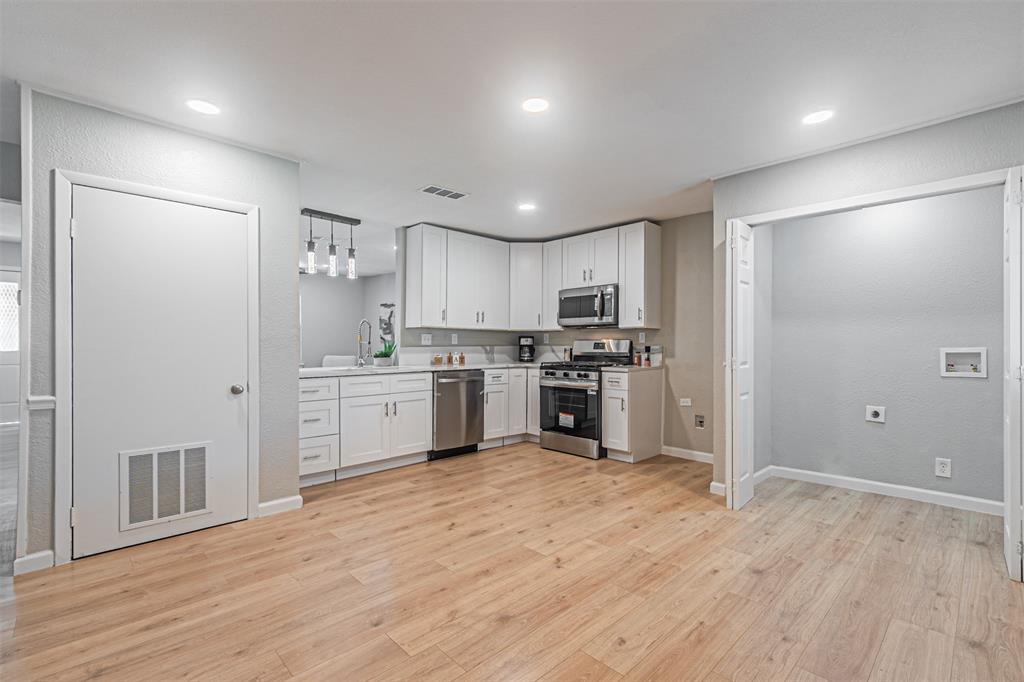 5307 Kelly Elliott Road Arlington, TX 76017 - Photo 11 of 29