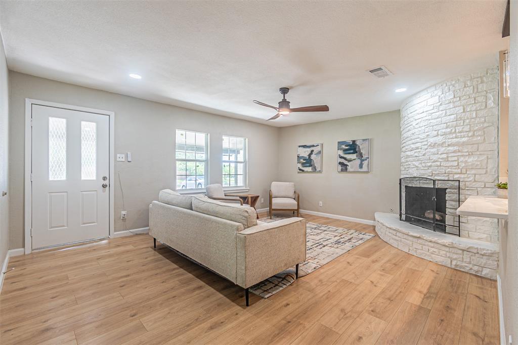 5307 Kelly Elliott Road Arlington, TX 76017 - Photo 3 of 29