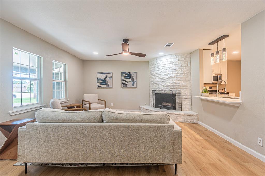 5307 Kelly Elliott Road Arlington, TX 76017 - Photo 4 of 29