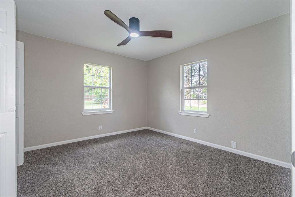 5307 Kelly Elliott Road Arlington, TX 76017 - Photo 8 of 29