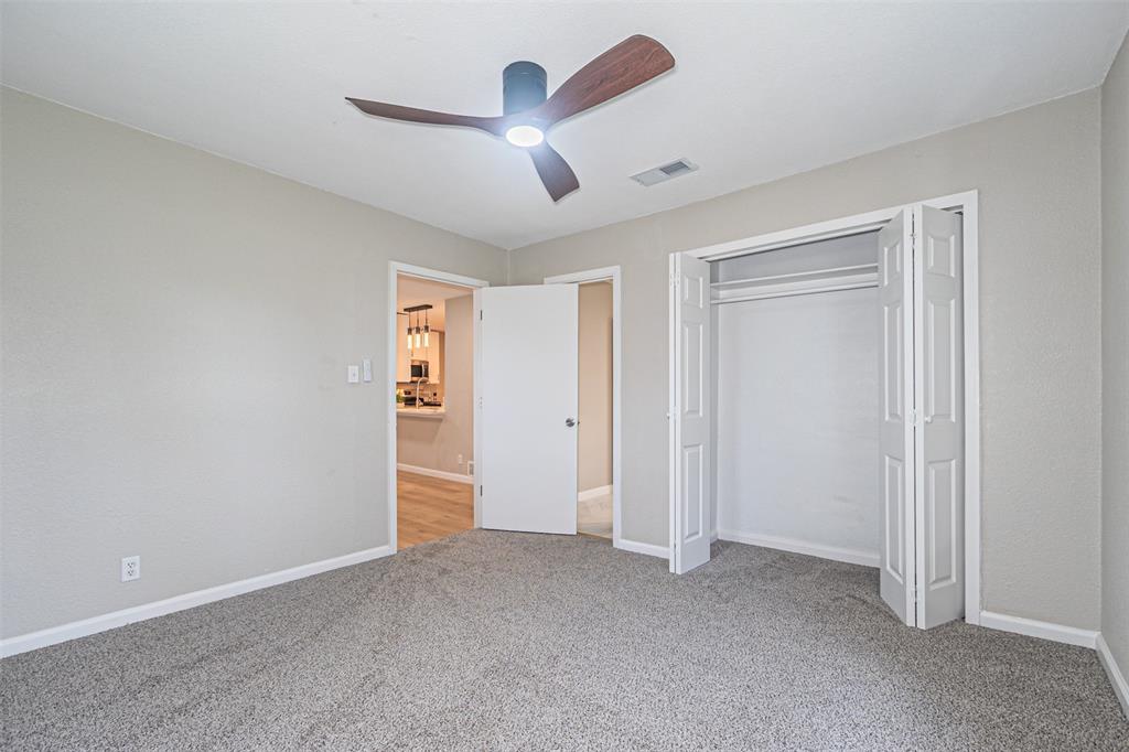 5307 Kelly Elliott Road Arlington, TX 76017 - Photo 9 of 29