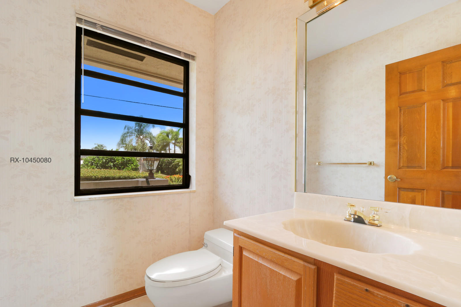 3750 Northeast 25th Avenue Lighthouse Point, FL 33064 - Photo 11 of 28 Half Bath