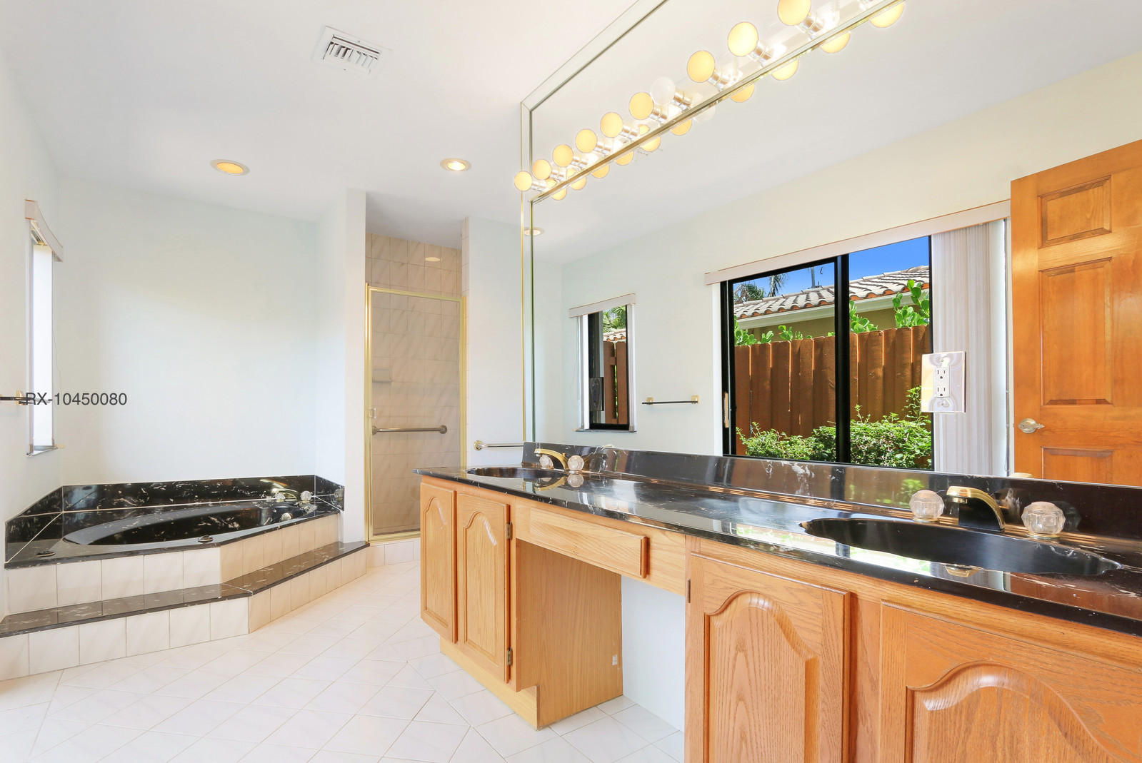3750 Northeast 25th Avenue Lighthouse Point, FL 33064 - Photo 14 of 28 Master Bathroom