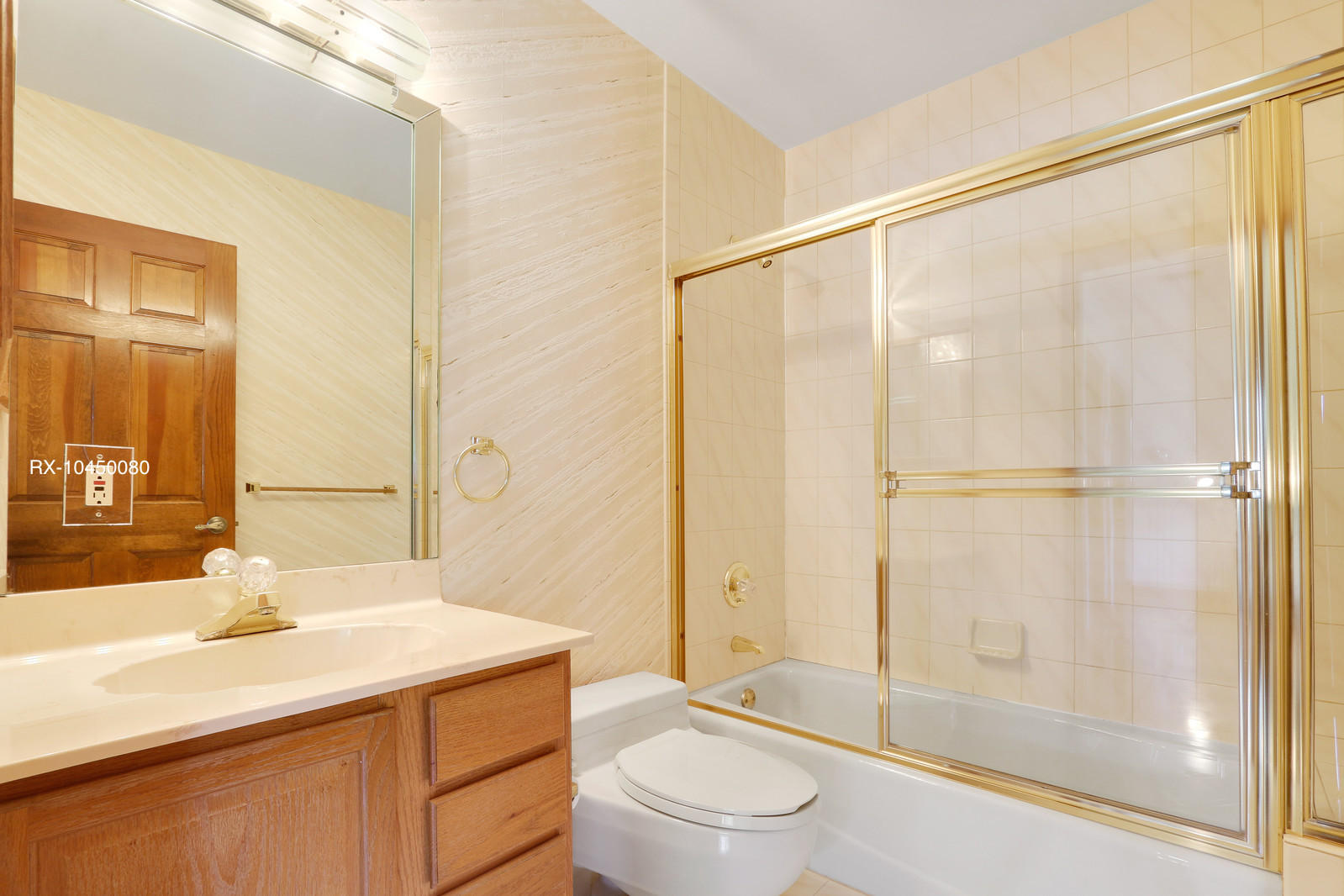 3750 Northeast 25th Avenue Lighthouse Point, FL 33064 - Photo 16 of 28 2nd Bedroom Full Bath