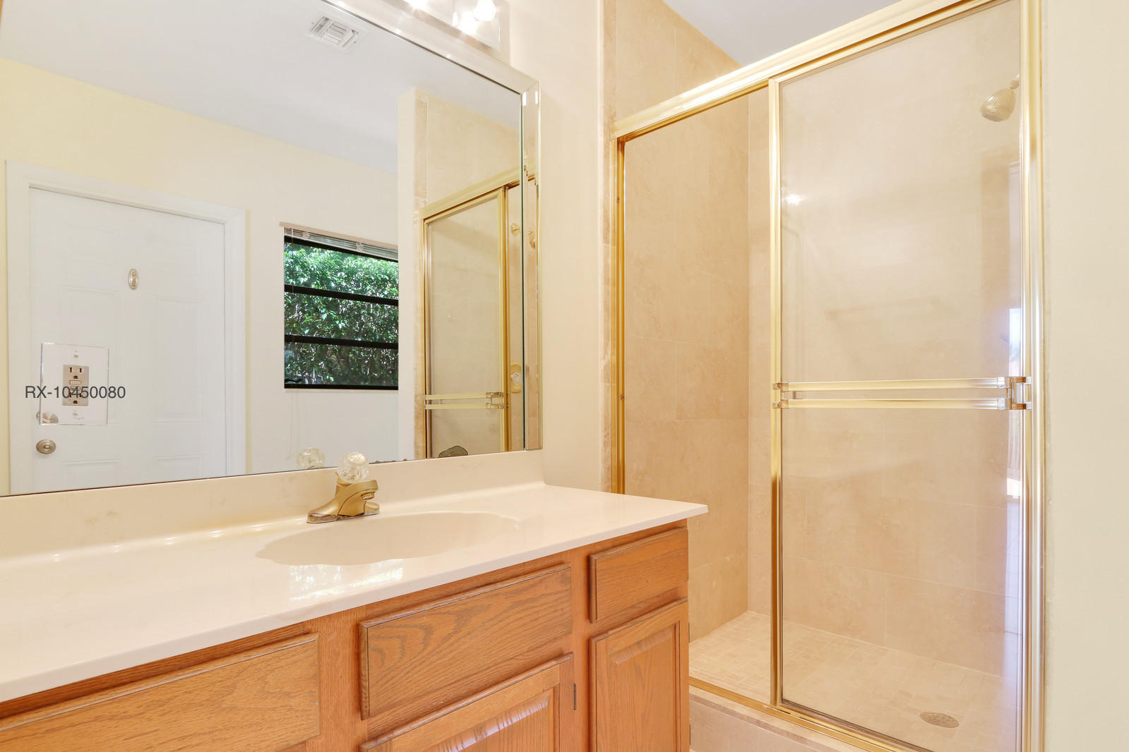 3750 Northeast 25th Avenue Lighthouse Point, FL 33064 - Photo 18 of 28 3rd Bedroom Full Bath